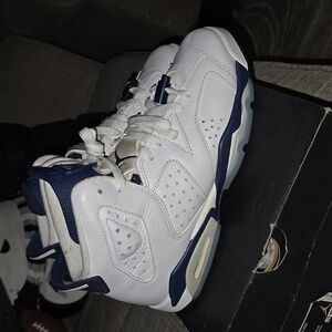 Jordan Retro 6 Midnight Navy 7Y